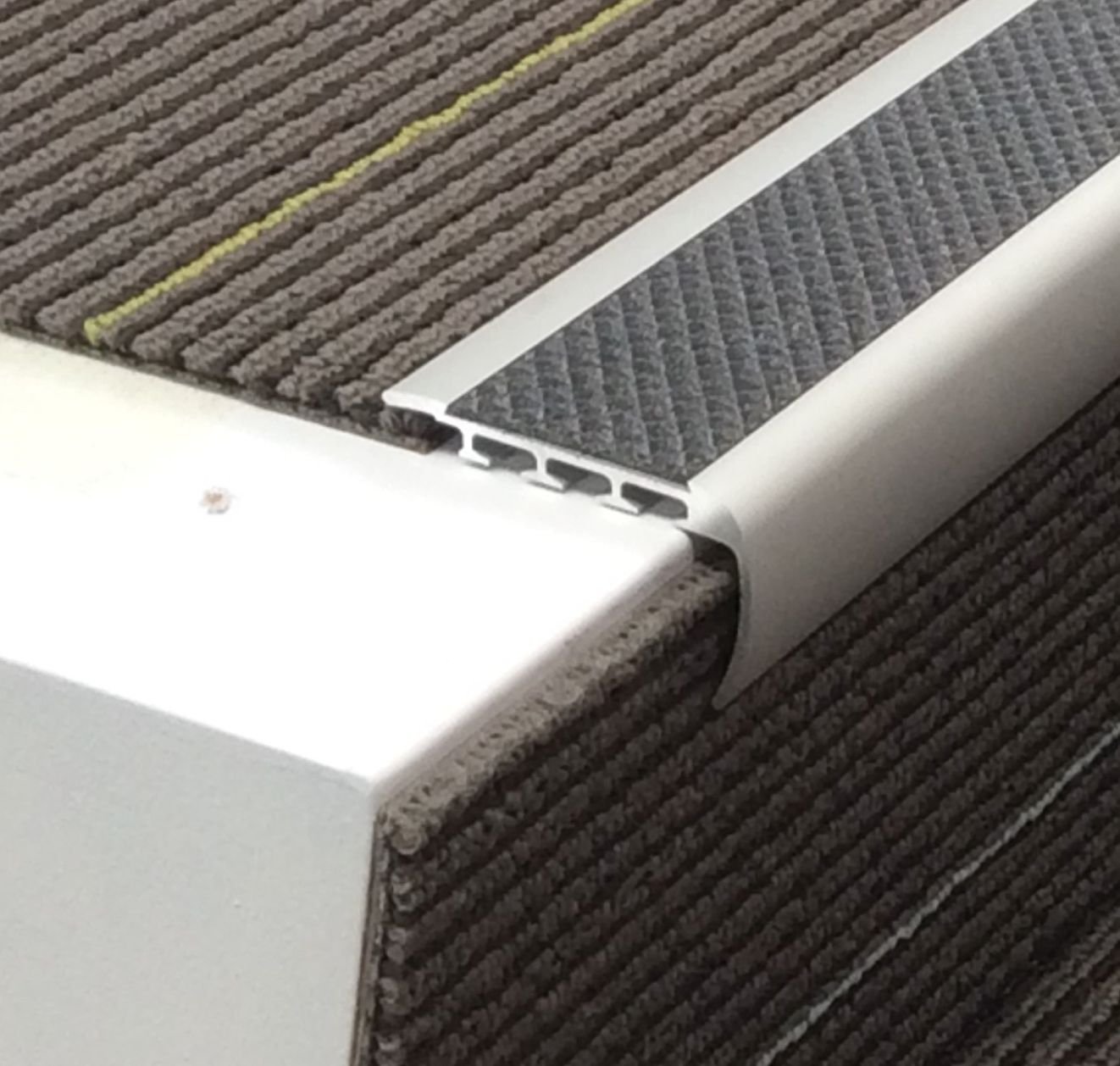 2-9/16" Nosing - Product image